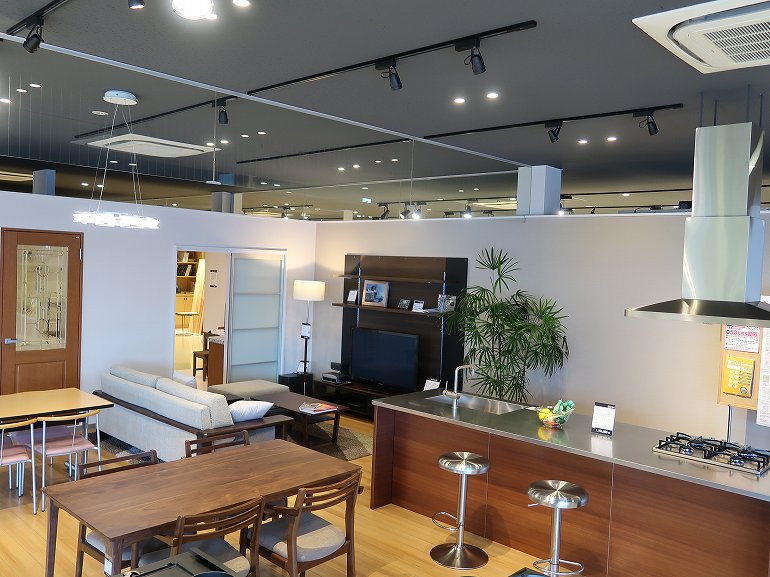 ショールーム内観