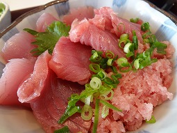 鮪三昧丼