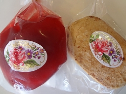 バラのジュレ、バラのダックワース 140円