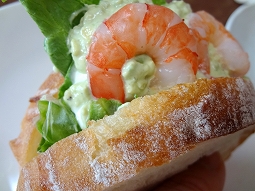 海老アボガドサンド 250円