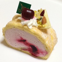 チェリーキッスロール　380円